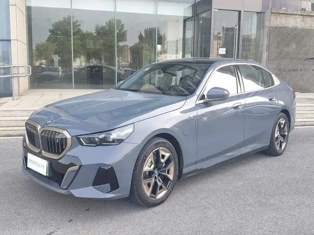 BMW i5 2024 eDrive 35L Premium Model M Sport Package