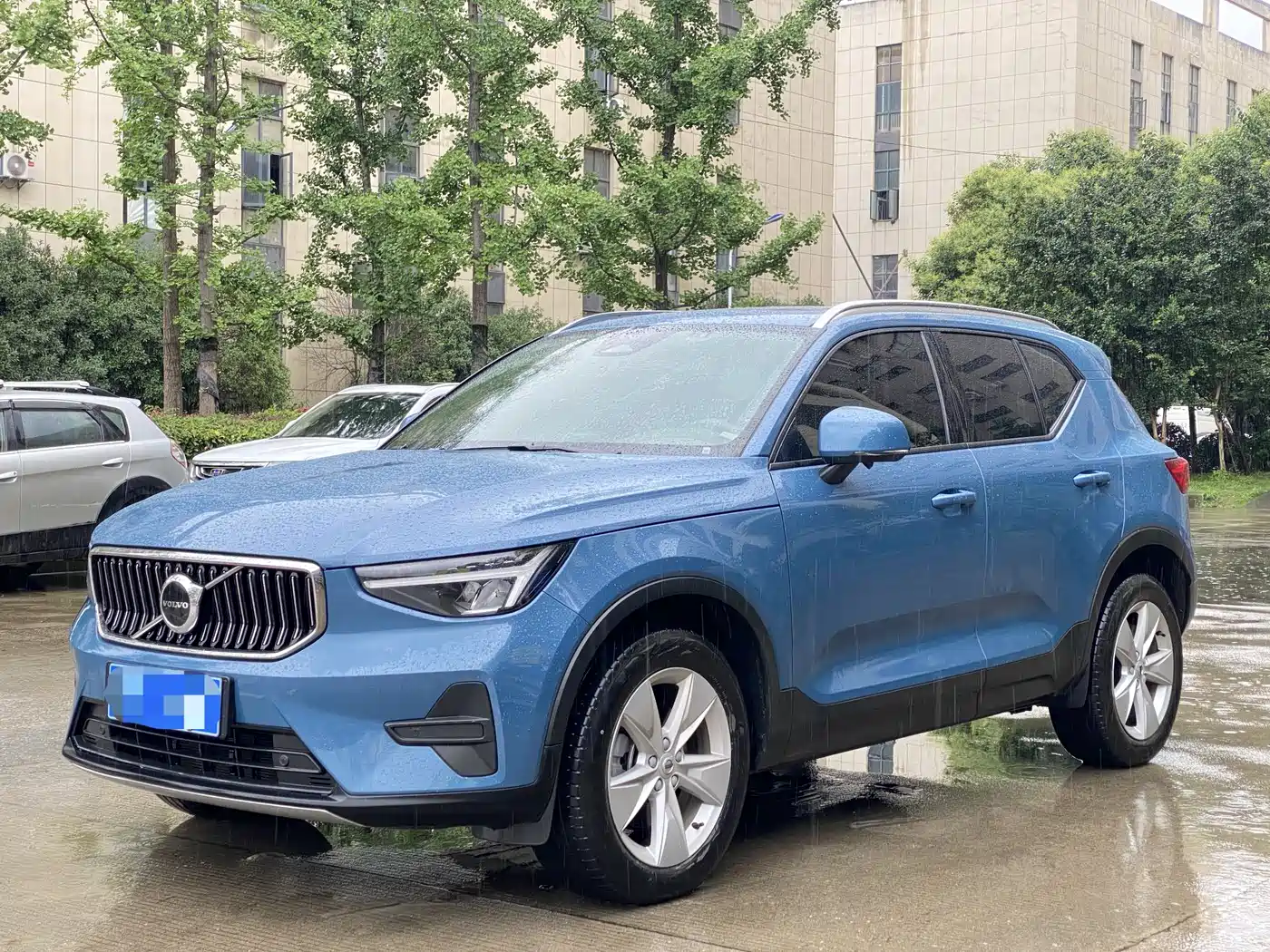Volvo XC40 2023 Model B3 Smart Drive Fashion Edition