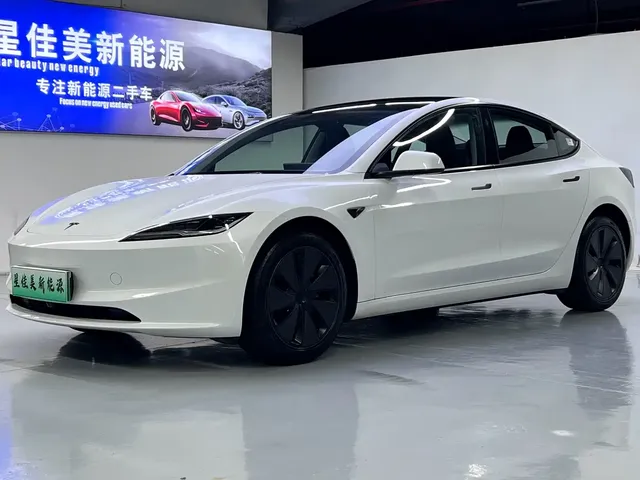 Tesla Model 3 2025 Model Year Facelift Rear-Wheel Drive