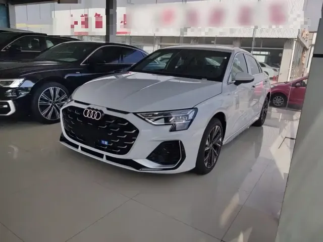 Audi A3 2025 Facelift A3L Limousine 35TFSI Flying Joy Edition
