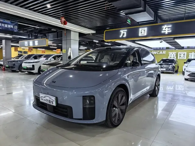 Li Auto Li i8 2025 Standard Edition