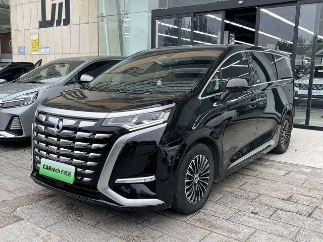 Denza D9 2024 DM-i 980 AWD Premium