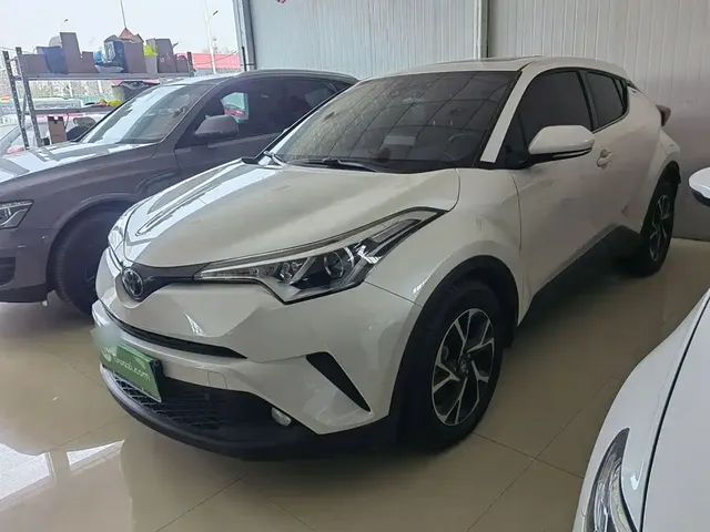 Toyota C-HR 2020 Model 2.0L Leading