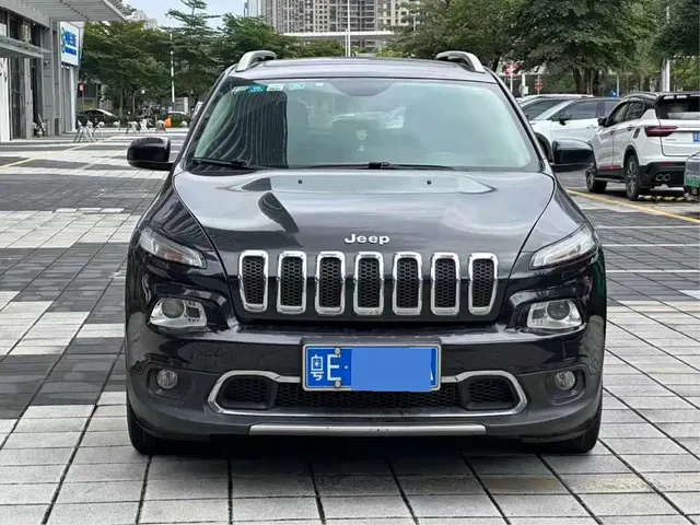 Jeep Cherokee 2017 2.0L Superior Edition