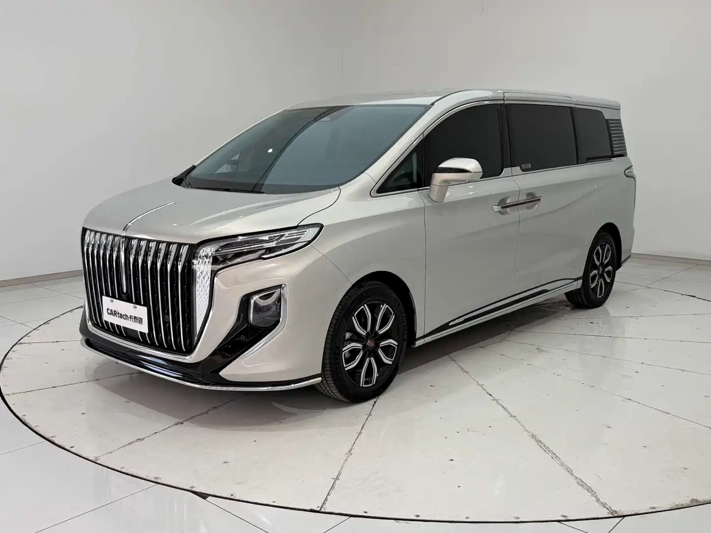 Hongqi HQ9 2023 2.0T Smart Connect Flag Enjoy Edition