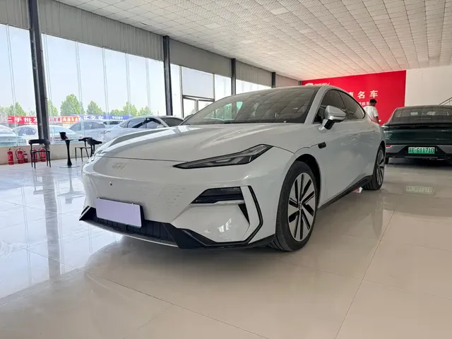 Geely Galaxy E8 2024 665km RWD Starship Voyager Edition