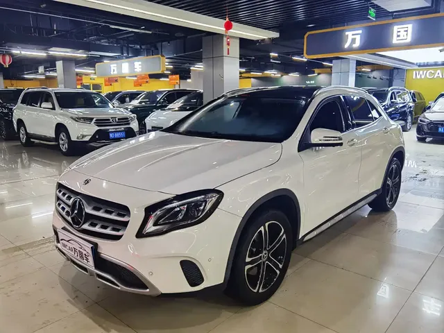 Mercedes-Benz GLA 2018 GLA 200 Fashion