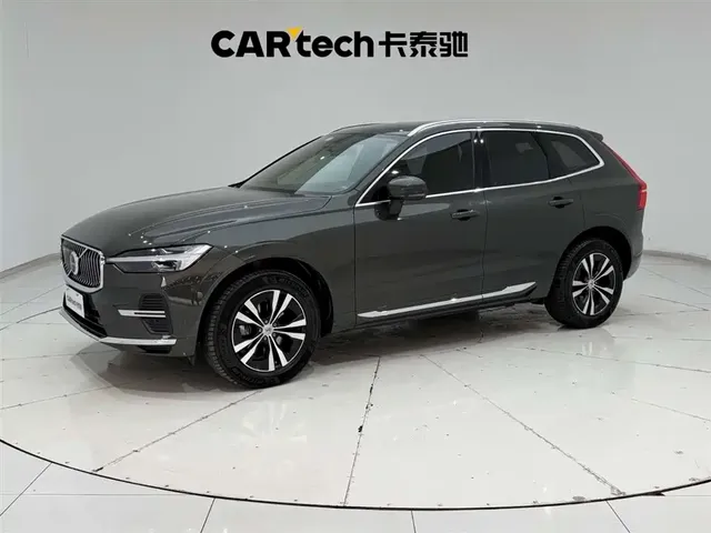 Volvo XC60 2022 B5 AWD R-Design