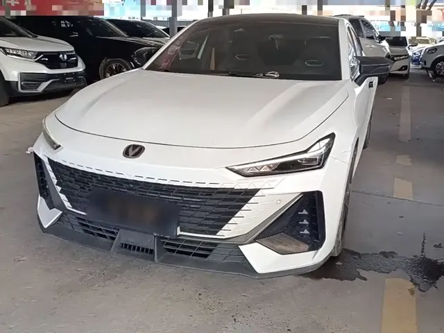 Changan UNI-V 2023 1.5T Luxury Edition