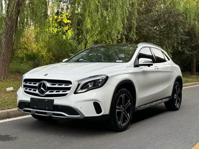 Mercedes-Benz GLA 2018 GLA 200 Fashion