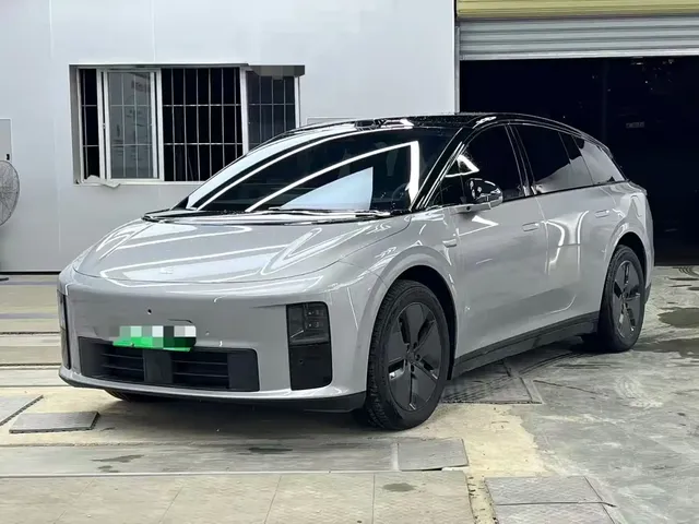 Li Auto i6 2025 2WD Base Model