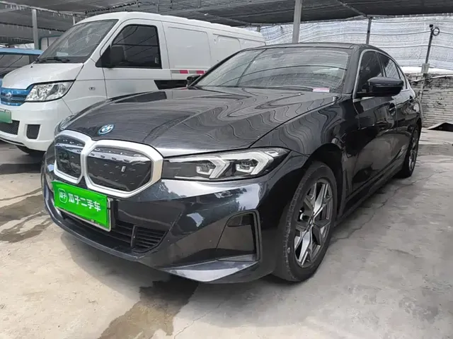 BMW i3 2022 eDrive 35 L