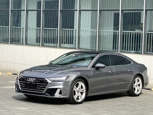 Audi A7L 2022 45 TFSI S-line Youth Dream Edition