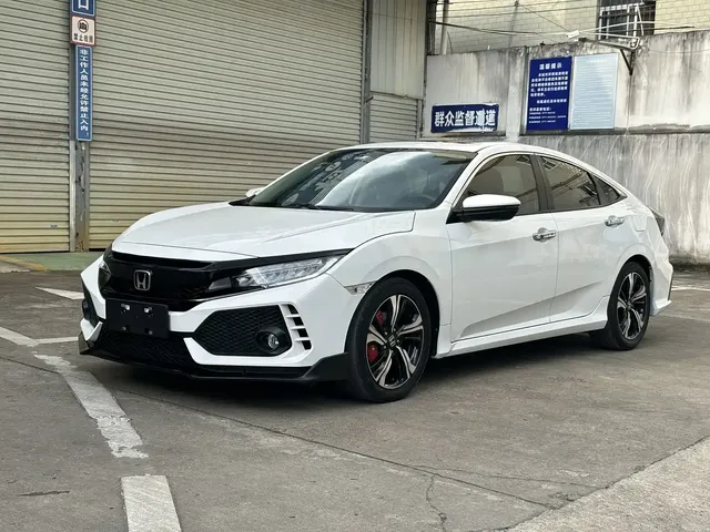 Honda Civic 2016 220TURBO CVT Premium Edition