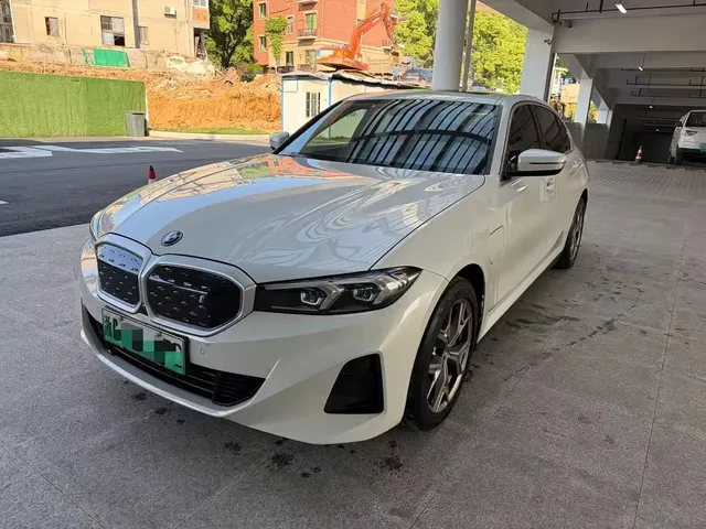 BMW i3 2022 eDrive 35 L