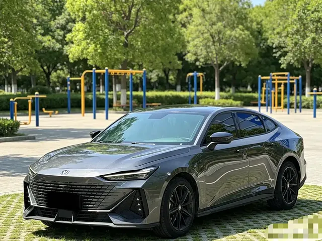Changan UNI-V 2023 1.5T Premium Edition