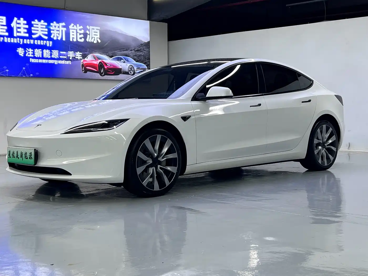 Tesla Model 3 2023 Rear-Wheel Drive