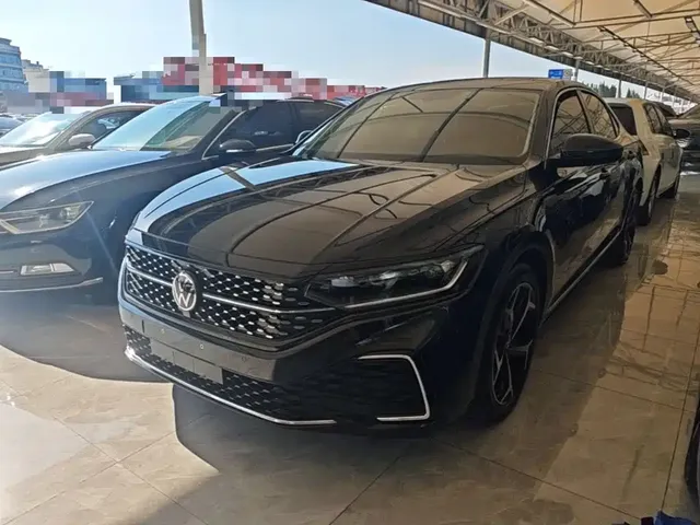 Volkswagen Passat 2025 Outstanding 380TSI Starlight Dragon Soaring Edition