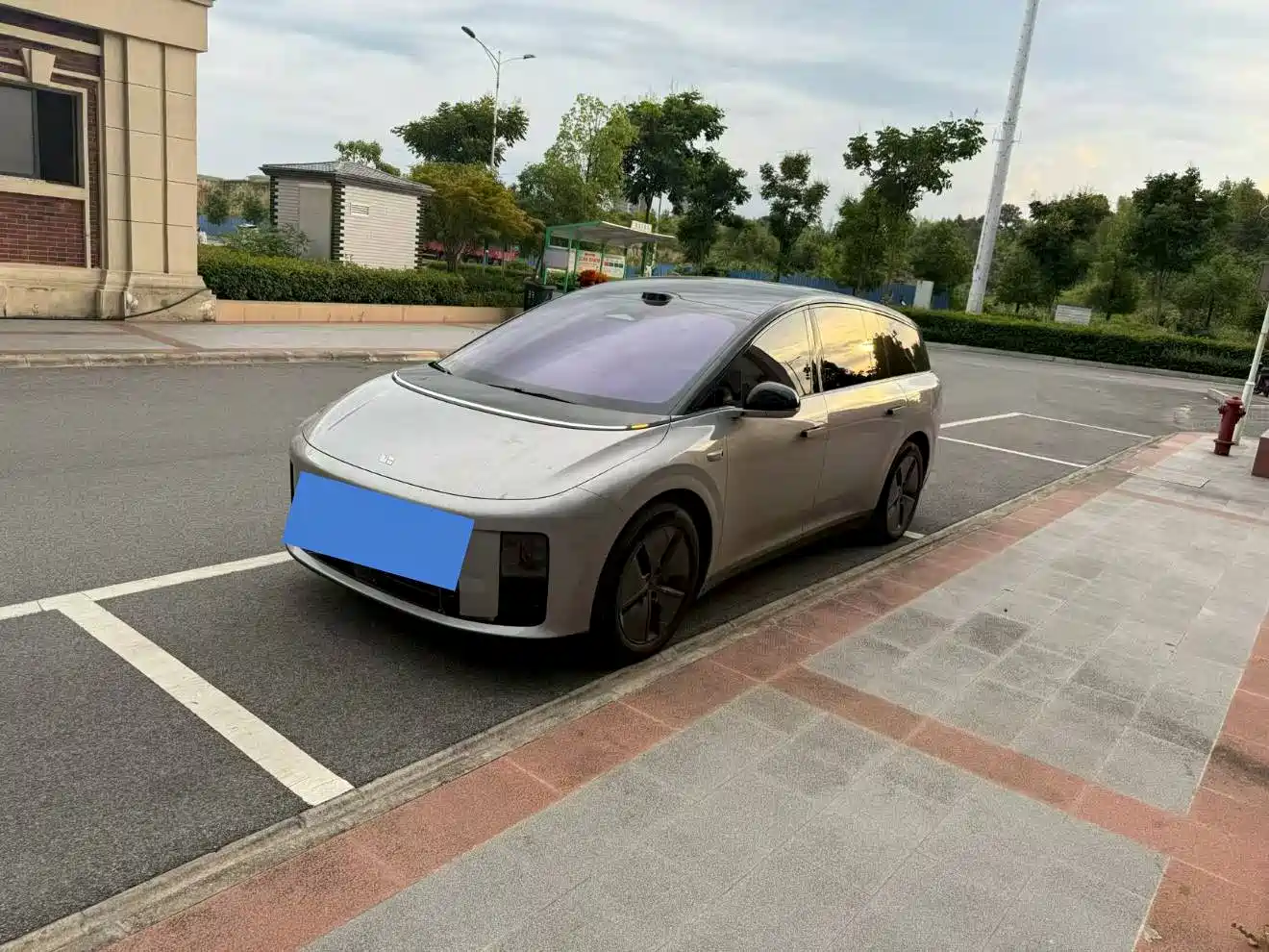 Li Auto Li i8 2025 Standard Edition