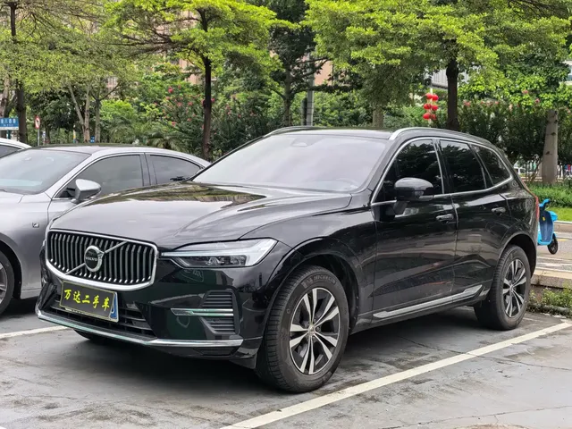 Volvo XC60 2023 B5 AWD Smart Luxury Edition
