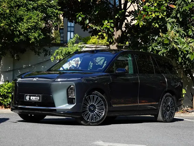 NIO ES8 2025 Model 6-Seat Executive Luxury Edition