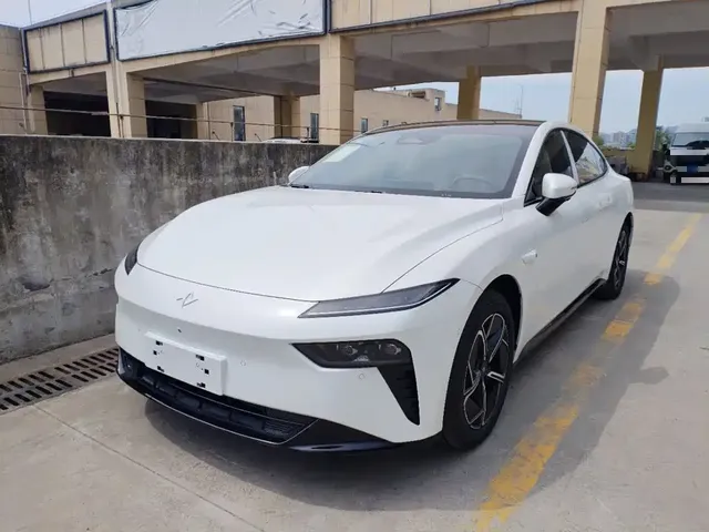Dongfeng Yipai eπ007 2025 Model EREV 230Pro Navigation Edition