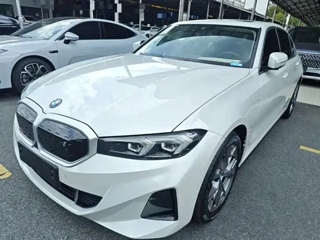 BMW i3 2022 eDrive 35 L