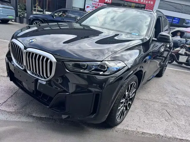 BMW X5 2023 xDrive 40Li M Sport Black Night Package