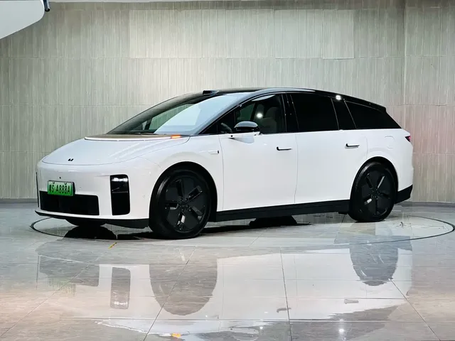 Li Auto i6 2025 2WD Base Model
