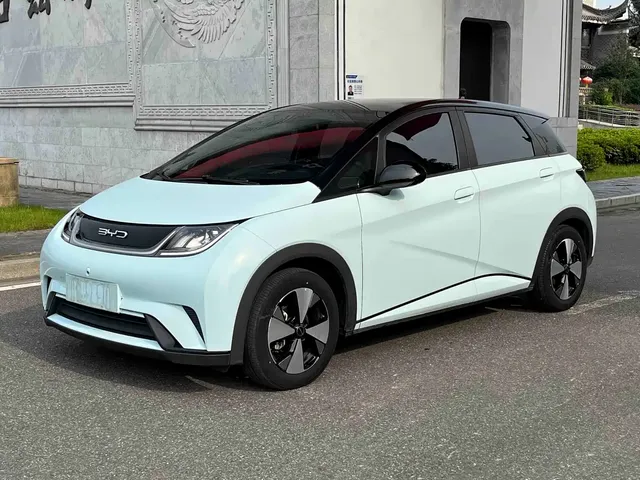 BYD Dolphin 2023 420km Fashion Edition