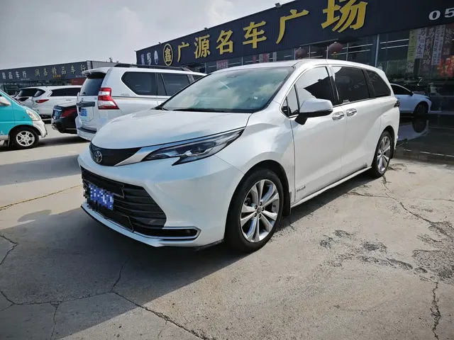 Toyota Sienna 2023 2.5L Hybrid Premium Edition