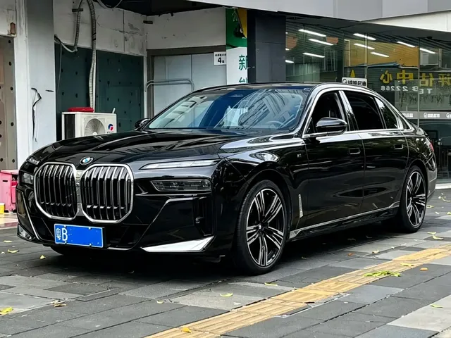 BMW 7 Series 2023 Model 740Li Leading M Sport Package