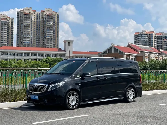 Mercedes-Benz V-Class 2018 V 260 L Premium Long Wheelbase Edition China VI