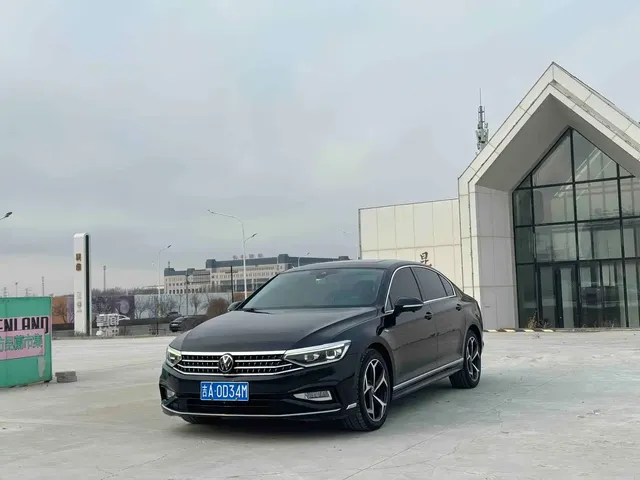 Volkswagen Magotan 2023 Model 2 Million Commemorative Edition 330TSI DSG Luxury
