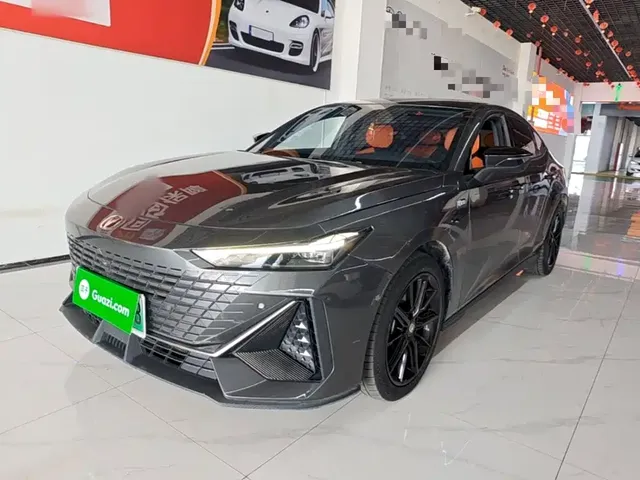 Changan UNI-V iDD 2023 ZhiDian iDD 1.5T 113km Smart Fun Edition