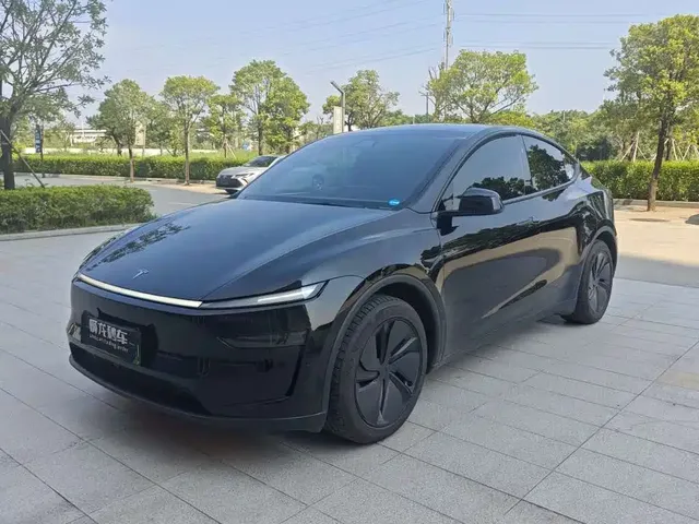 Tesla Model Y 2026 Long Range All-Wheel Drive