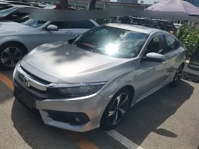 Honda Civic 2016 220TURBO CVT Premium Edition