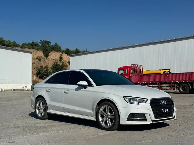 Audi A3 2018 30th Anniversary Limousine 35 TFSI Fashion