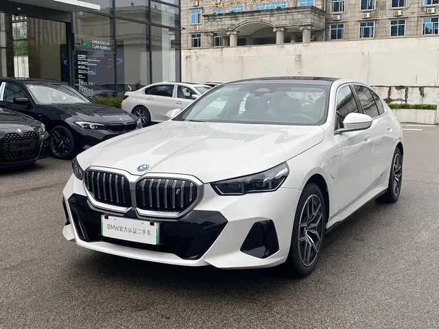 BMW i5 2026 Facelift eDrive 40L M Sport Package