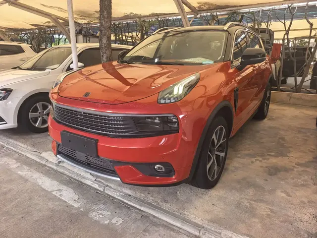Lynk & Co 01 2017 2.0T AWD Pro