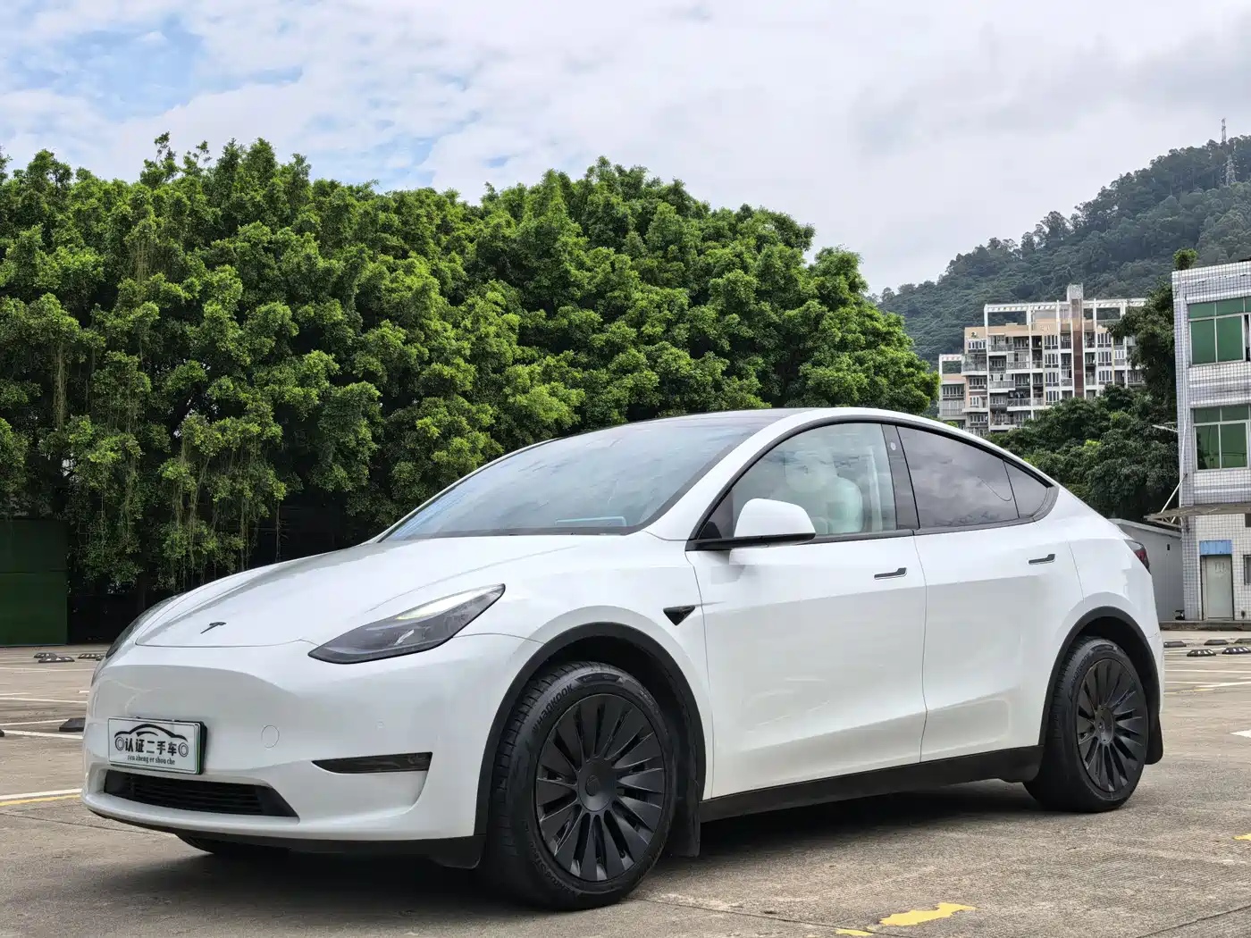 Tesla Model Y 2023 Long Range All-Wheel Drive Edition