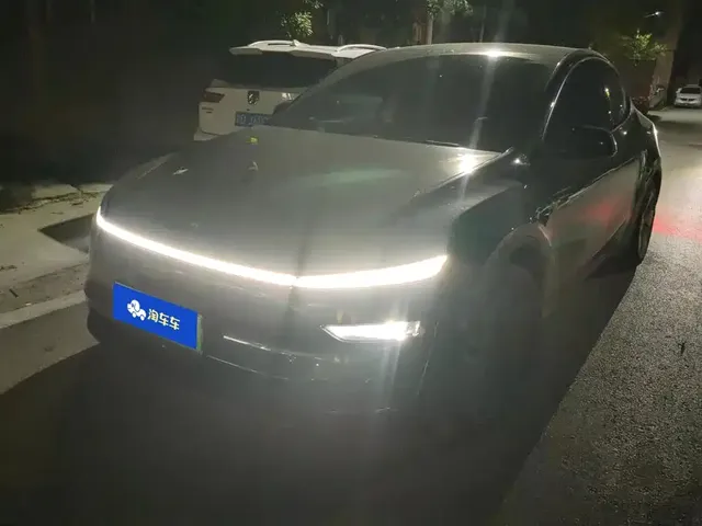 Tesla Model Y 2025 Facelift Long Range All-Wheel Drive