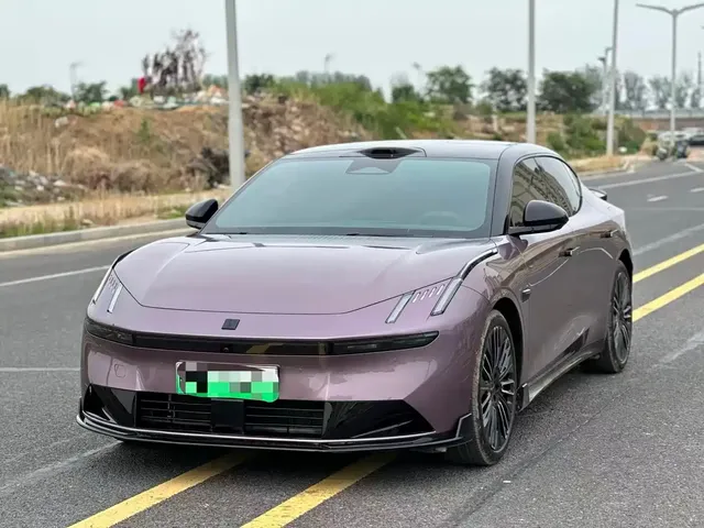Lynk & Co 10 EM-P 2025 Model 120km Base Version