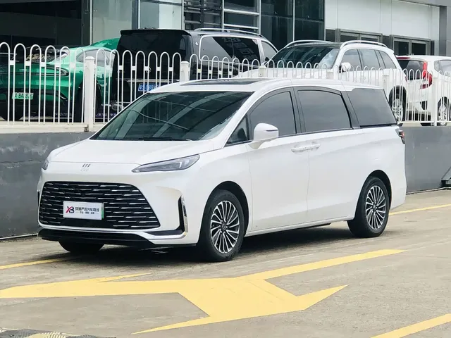 Buick GL8 New Energy 2025 Land Honor Premium Edition 7-Seater
