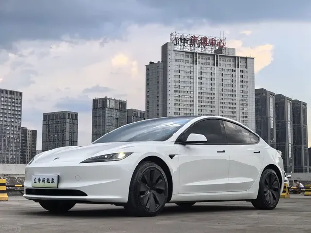 Tesla Model 3 2025 Model Year Facelift Long Range All-Wheel Drive