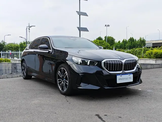 BMW 5 Series 2026 Model Year Facelift 525Li M Sport Package