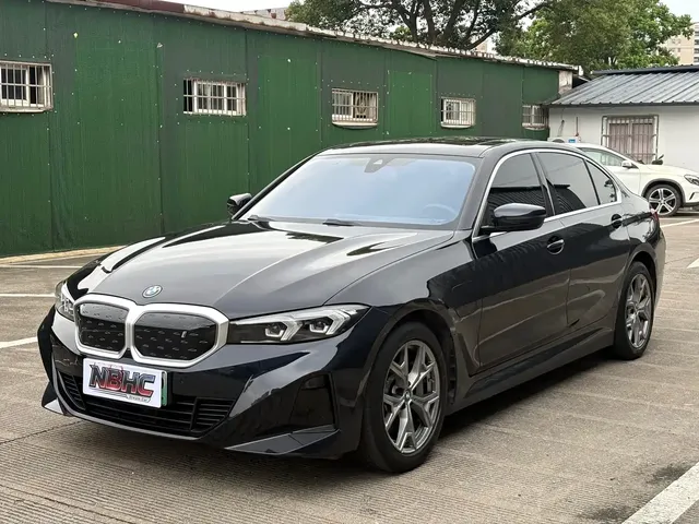 BMW i3 2022 eDrive 35 L