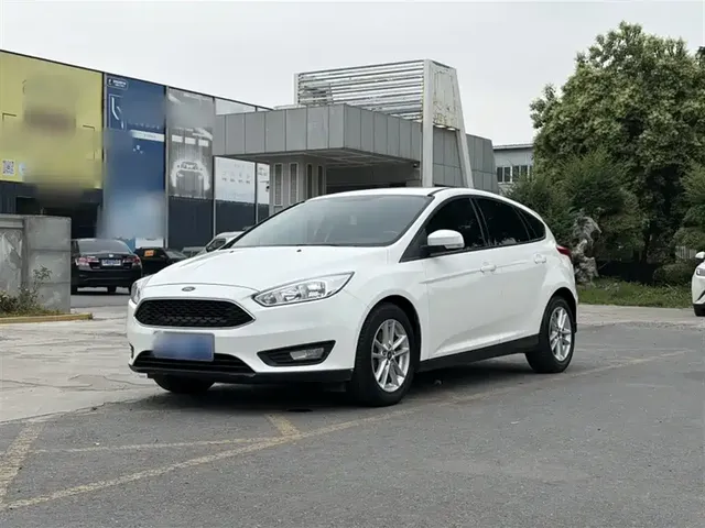 Ford Focus 2018 Hatchback Classic 1.6L Manual Trend Smart Edition