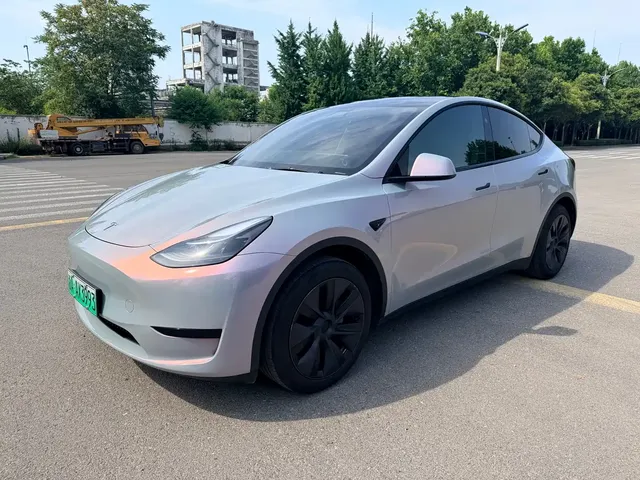 Tesla Model Y 2024 Rear-Wheel Drive Version
