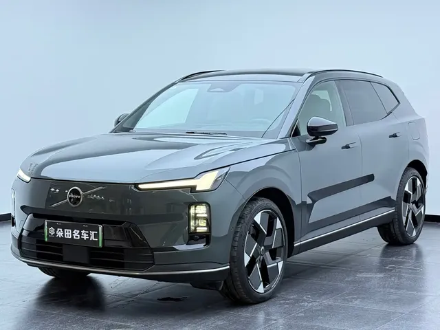 Volvo XC70 Plug-in Hybrid 2025 High-end Version